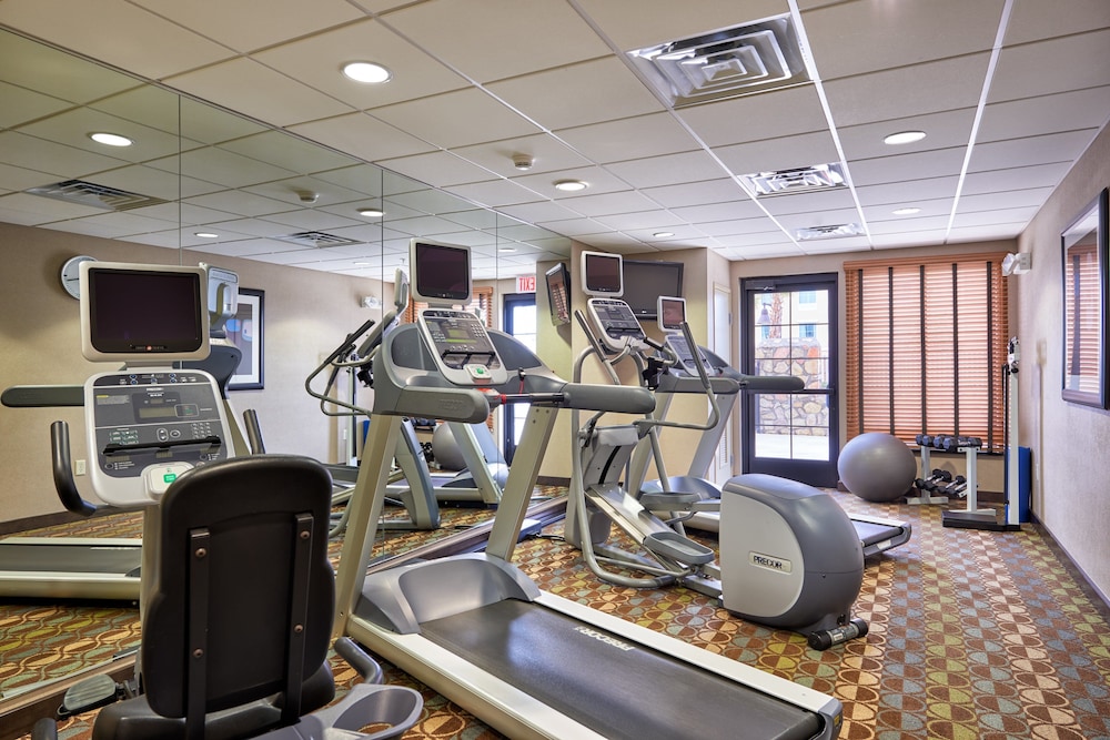 holiday inn express and suites el paso airport by ihg