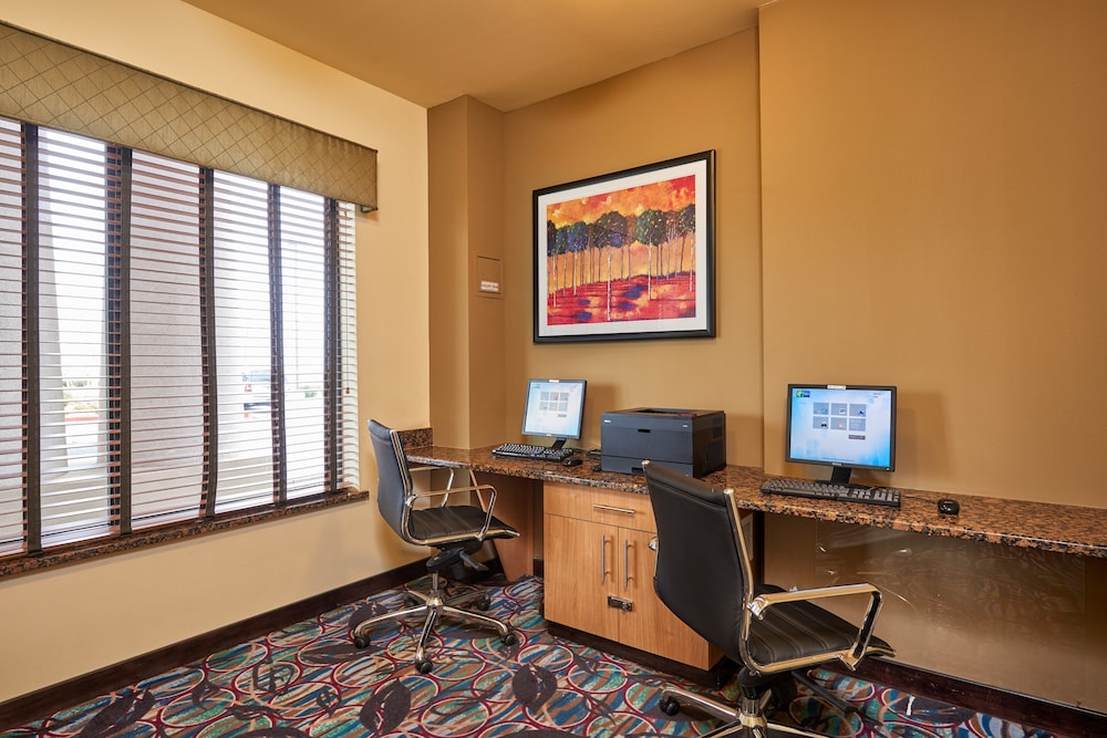 holiday inn express and suites el paso airport by ihg