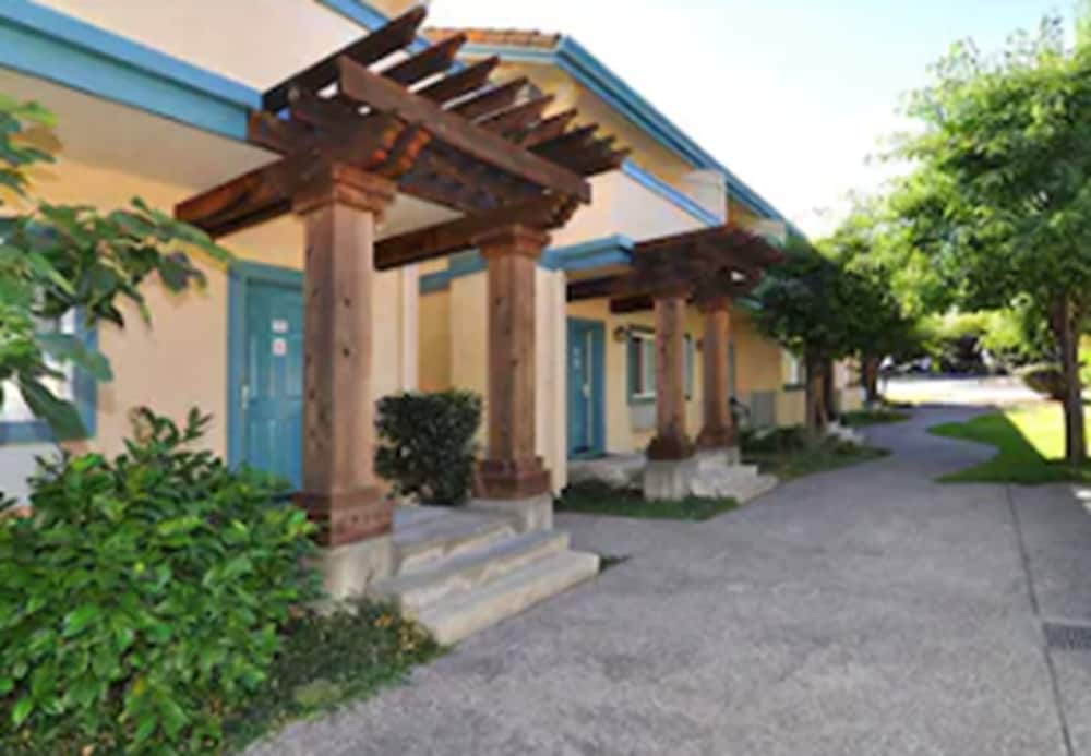 Marinwood Inn & Suites,San Francisco>>Novato,2 star