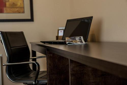 marinwood inn and suites