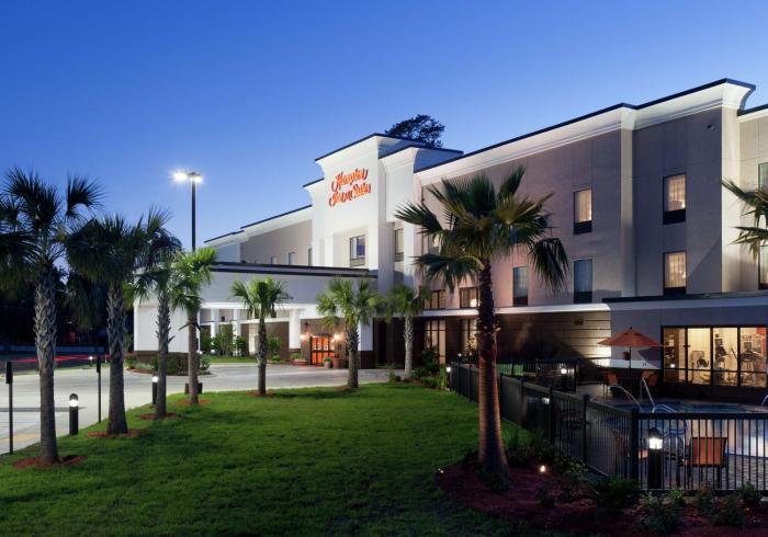 hampton inn and suites marksville