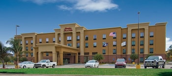 hampton inn and suites baton rouge port allen
