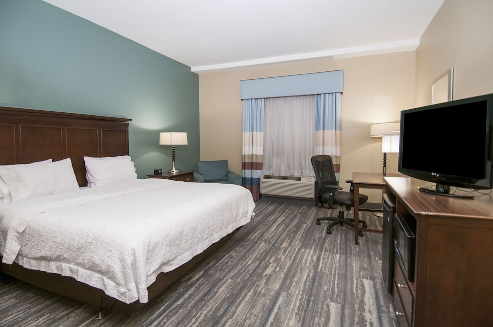 hampton inn and suites baton rouge port allen