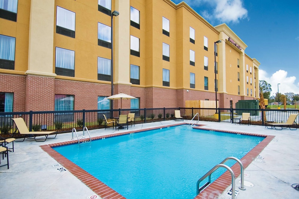 hampton inn and suites baton rouge port allen