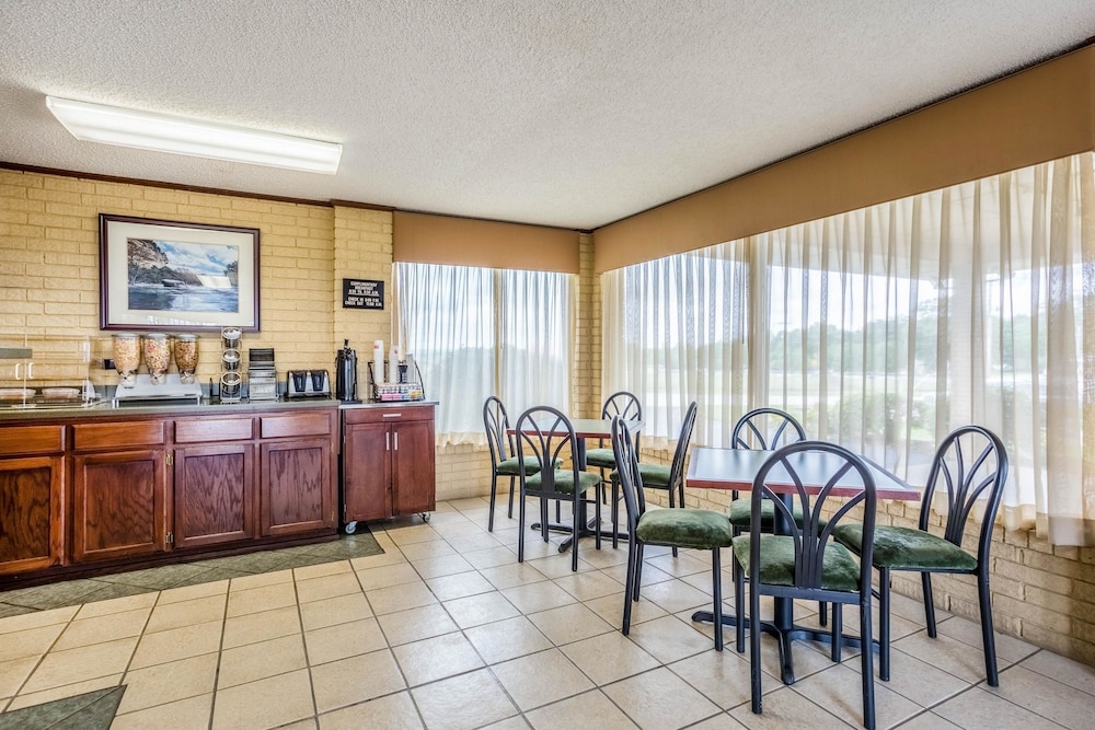 days inn by wyndham batesville ar