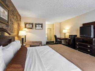 Days Inn By Wyndham Batesville Ar,,2 star