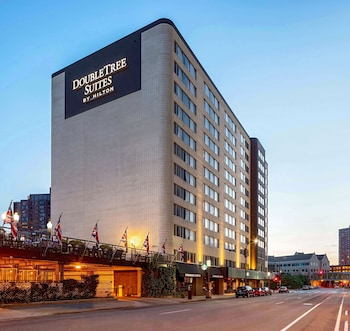 doubletree suites by hilton minneapolis downtown