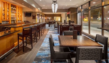 doubletree suites by hilton minneapolis downtown