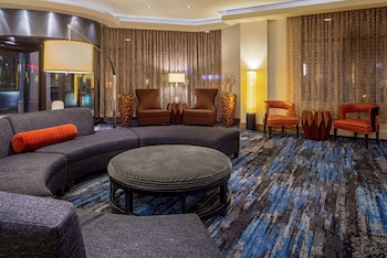 doubletree suites by hilton minneapolis downtown