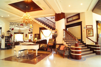 shangrila boutique hotel