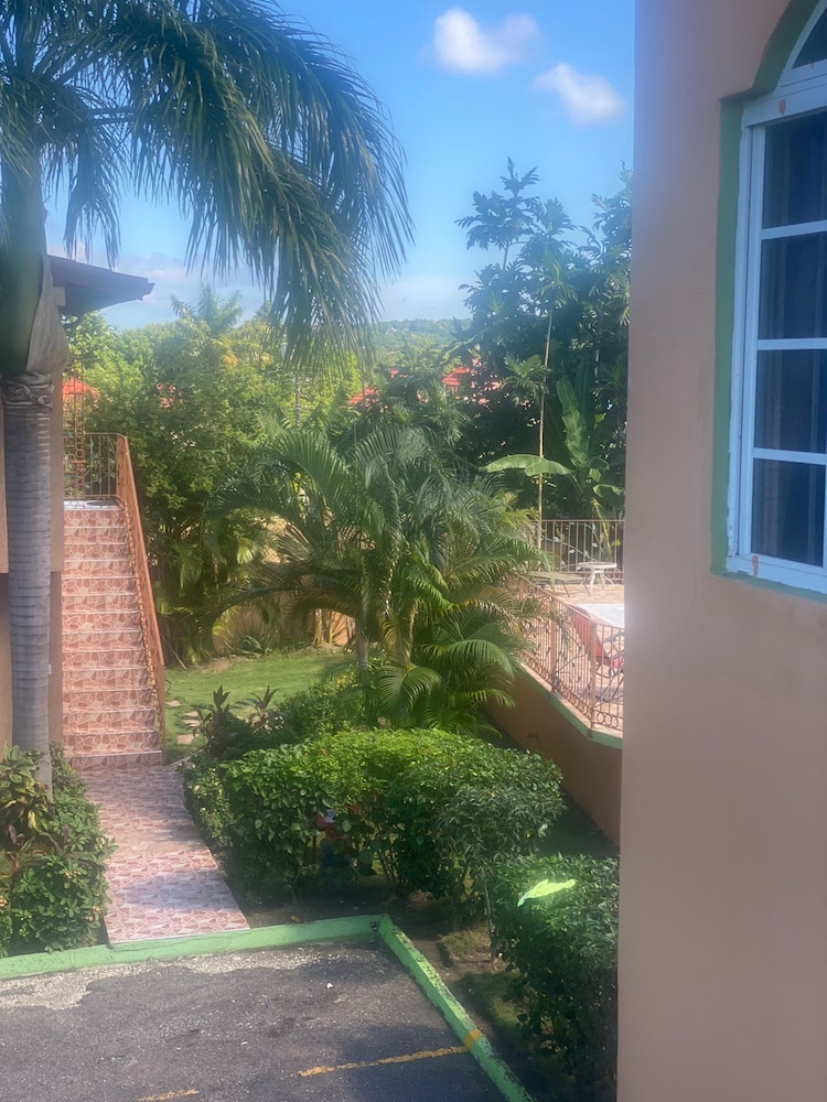 paradise montego bay beachfront villa