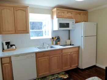 Americas Best Value Inn & Suites Royal Carriage,Tuolumne>>Jamestown,3 star