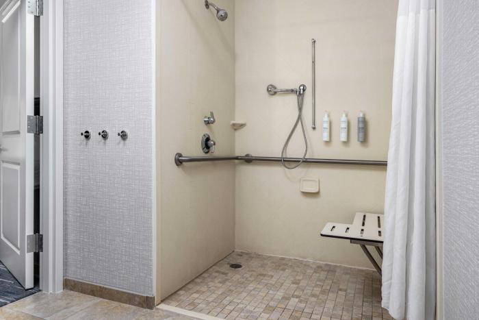 hampton inn and suites birmingham 280 east eagle point