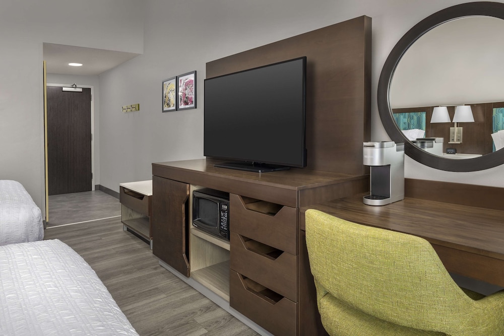 hampton inn birmingham i 65 lakeshore drive