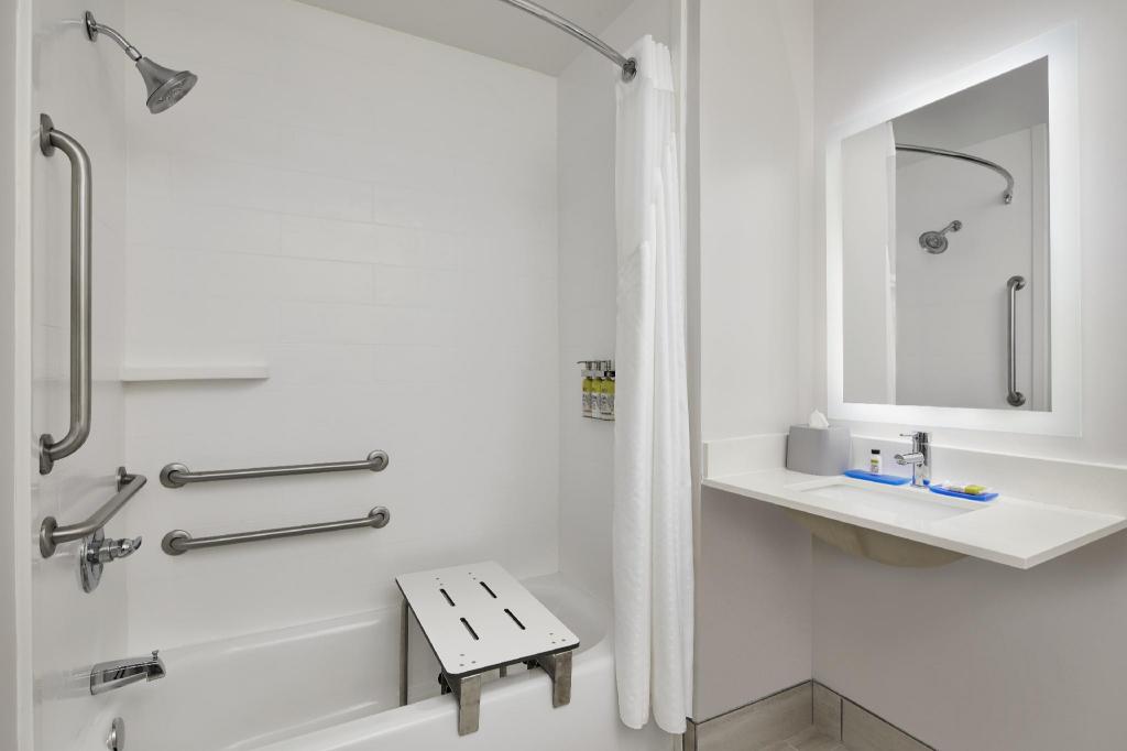 holiday inn express pensacola west navy base by ihg