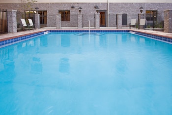 Holiday Inn Express Pensacola West - Navy Base By Ihg,Pensacola Beach>>Pensacola,3 star