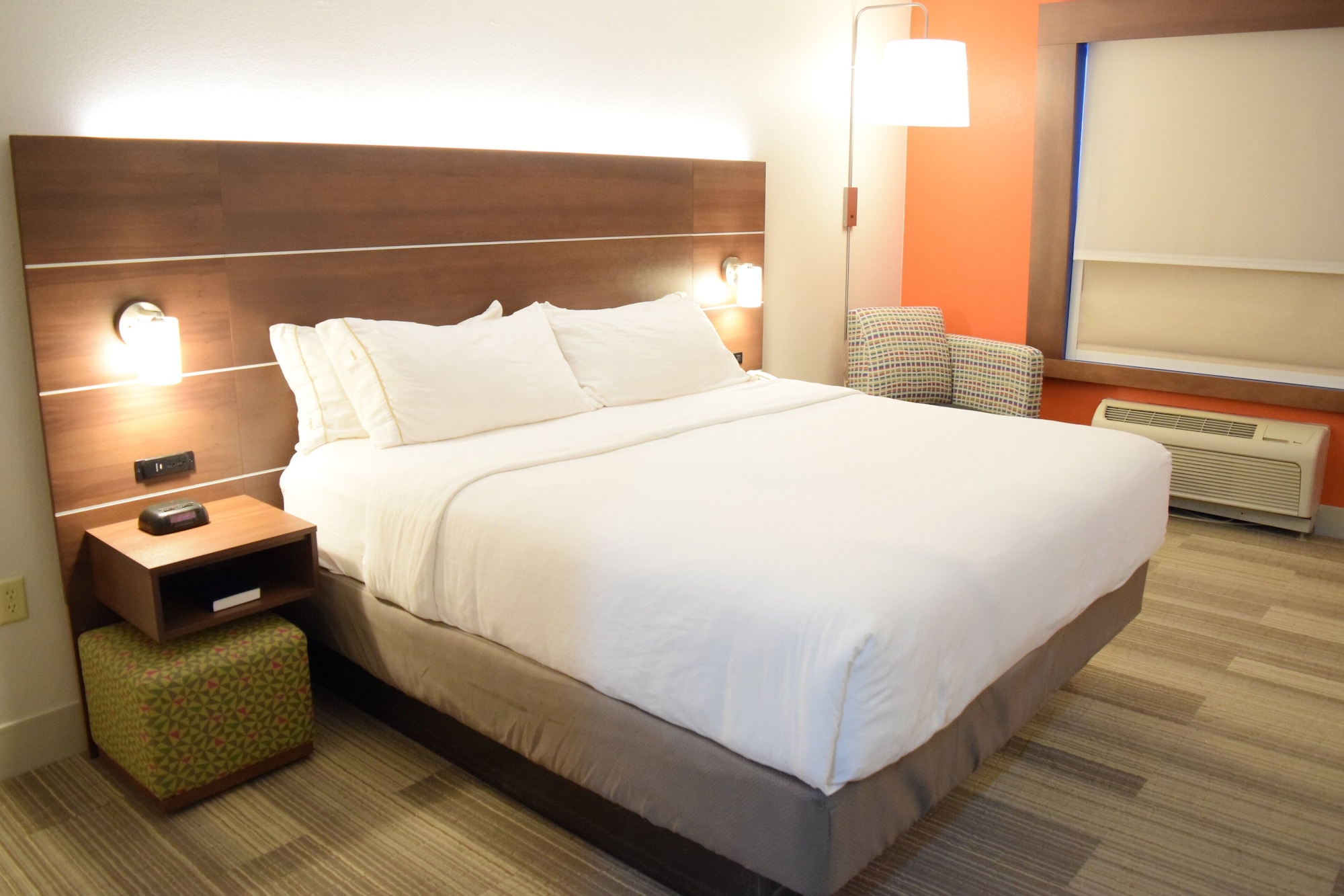 holiday inn express and suites pensacola west i 10
