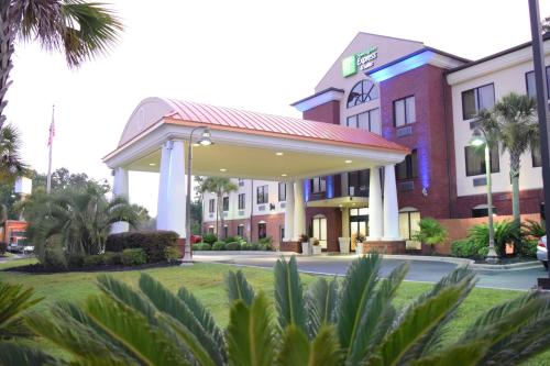 holiday inn express and suites pensacola west i 10