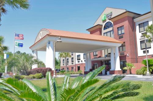 holiday inn express and suites pensacola west i 10