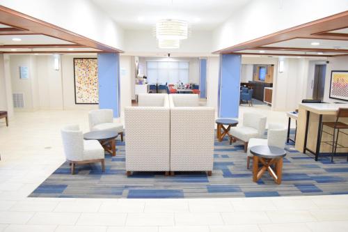 holiday inn express and suites pensacola west i 10