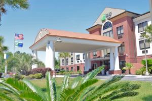 holiday inn express and suites pensacola west i 10