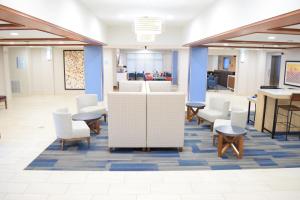 holiday inn express and suites pensacola west i 10