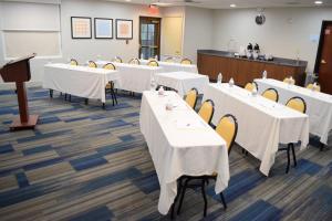holiday inn express and suites pensacola west i 10