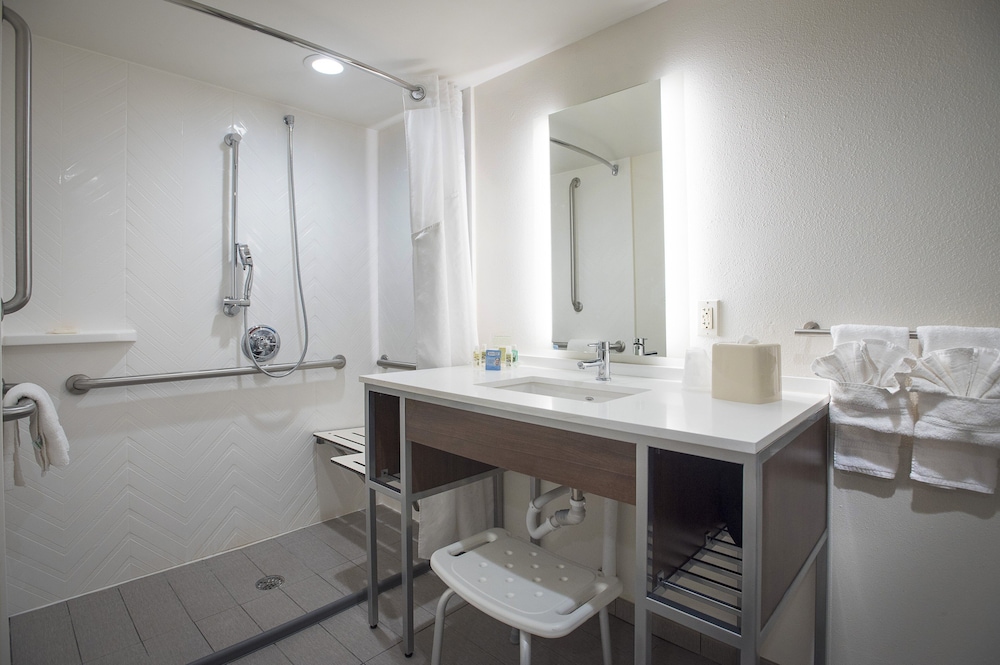 holiday inn pensacola university area by ihg