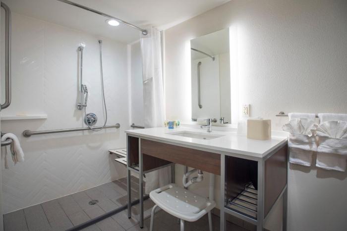 holiday inn pensacola university area by ihg