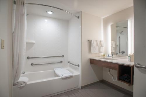 holiday inn pensacola university area by ihg