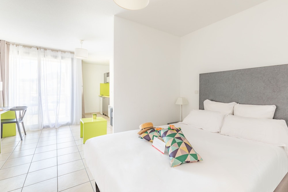 appartcity confort la ciotat cote port