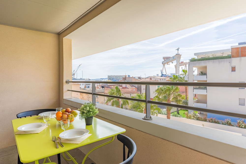 appartcity confort la ciotat cote port