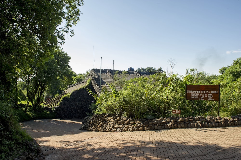 ngorongoro serena safari lodge