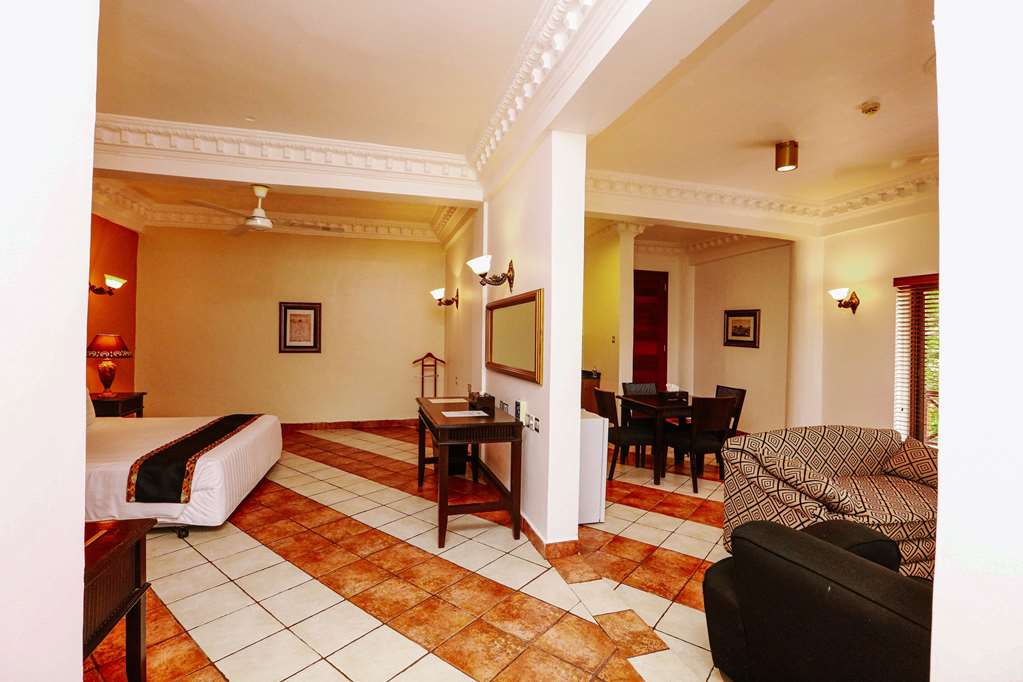 colosseum hotel and fitness club