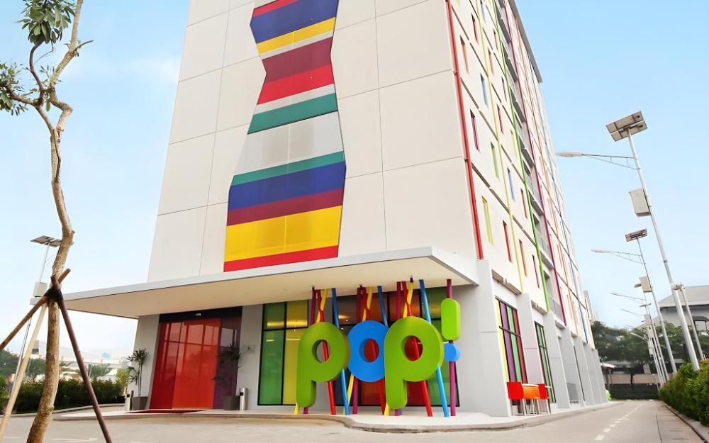 pop hotel bsd city tangerang