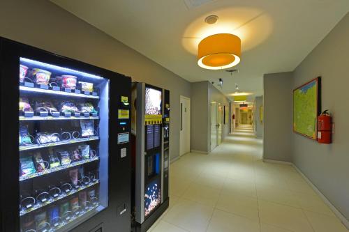 pop hotel bsd city tangerang