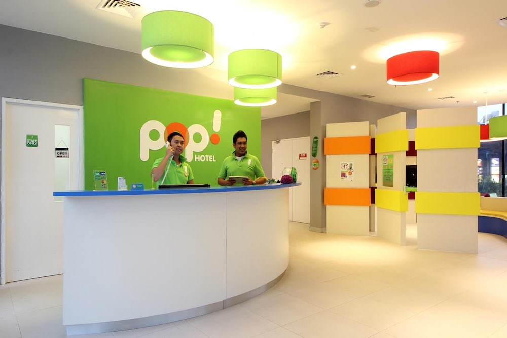 pop hotel bsd city tangerang