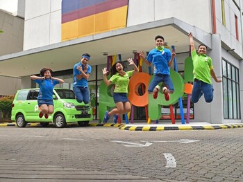 pop hotel bsd city tangerang