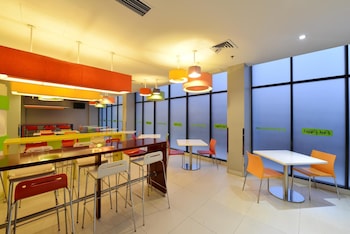 pop hotel bsd city tangerang