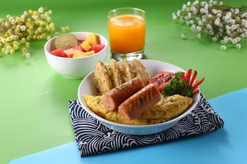 pop hotel bsd city tangerang