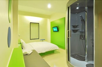 pop hotel bsd city tangerang
