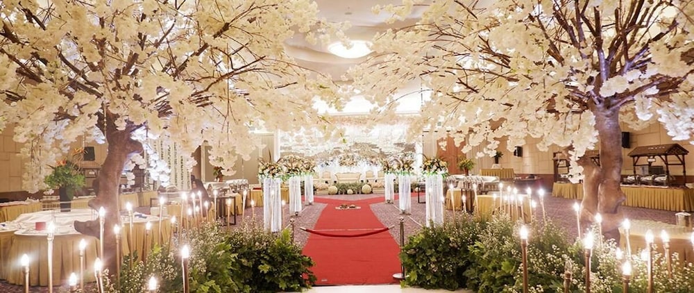 royal palm hotel and conference center cengkareng