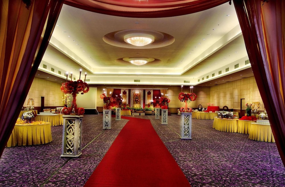 royal palm hotel and conference center cengkareng