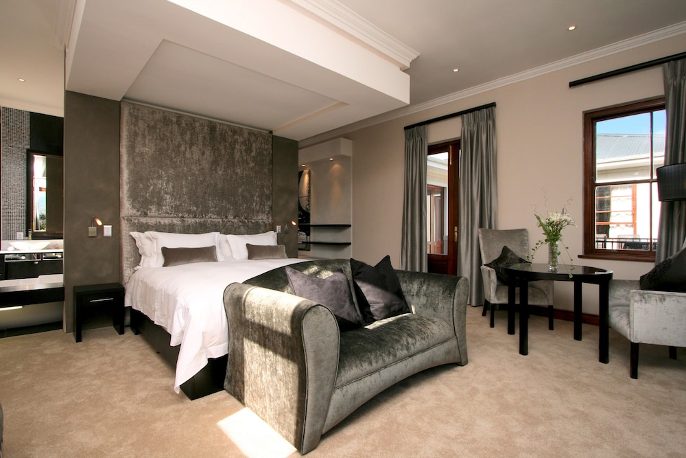 nova constantia boutique residence