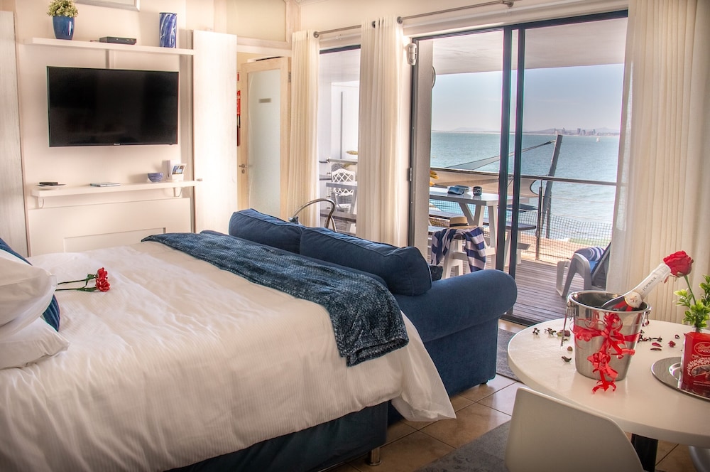 185 on beach boutique suites and apartments