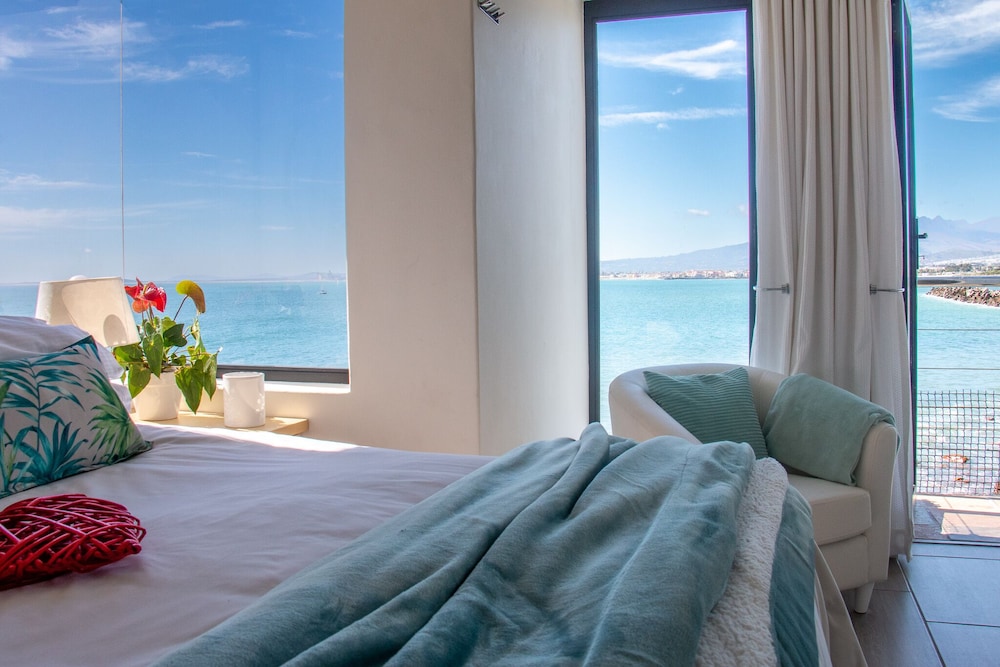185 on beach boutique suites and apartments
