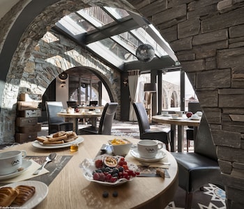 hotel village montana by les etincelles