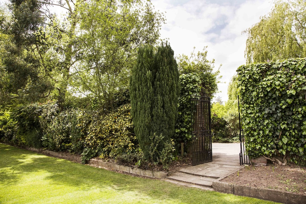 hogarths stone manor