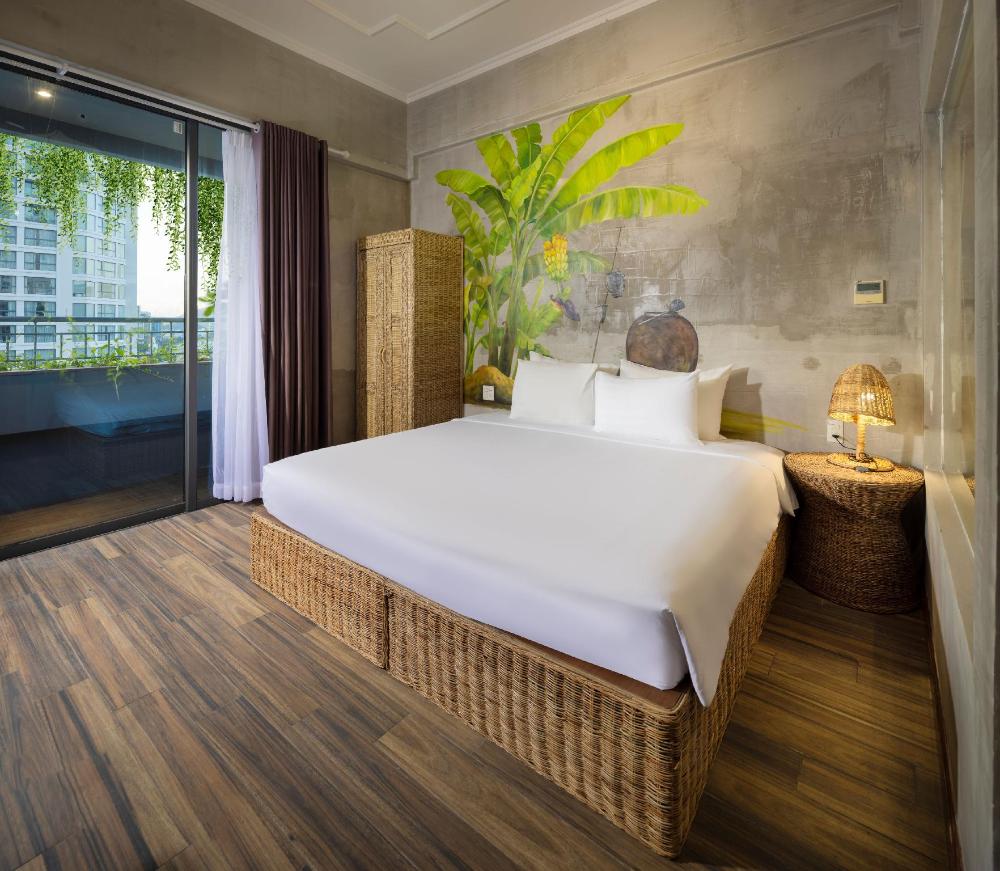 the light hotel and resort