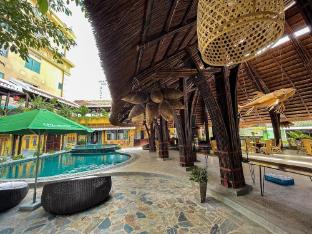 the light hotel and resort